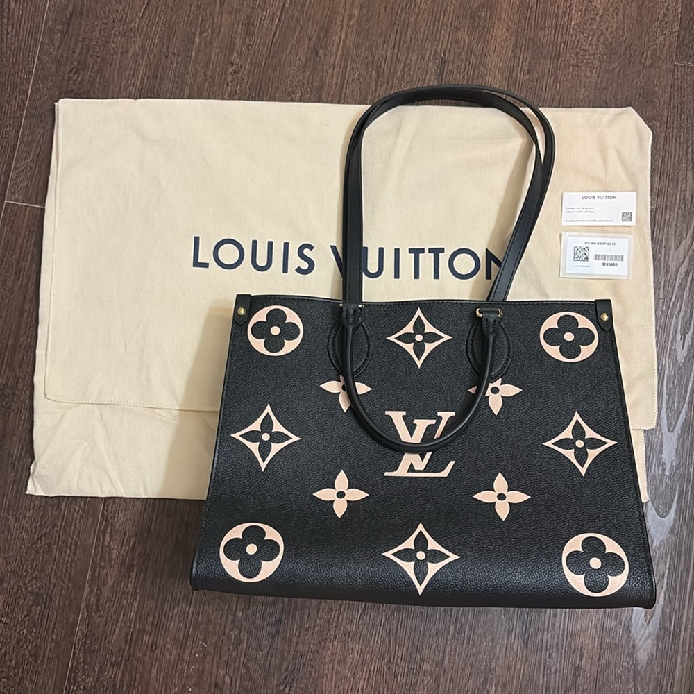 Authentic Louis Vuitton onthego MM size Black/Beige